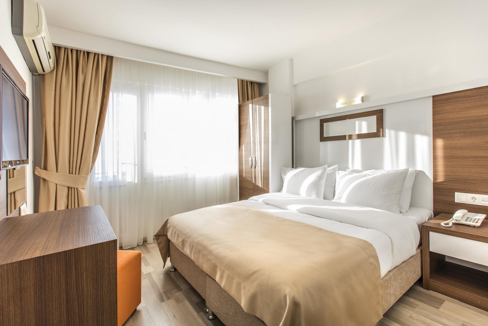 Demir Suit Hotel Кушадасъ Екстериор снимка