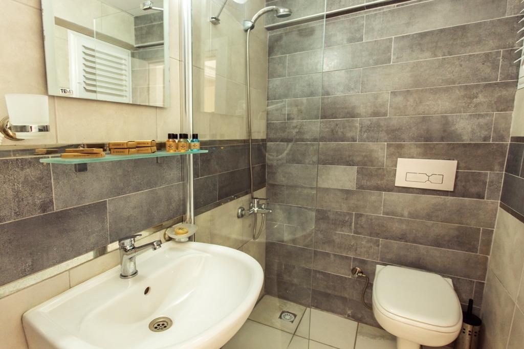 Demir Suit Hotel Кушадасъ Екстериор снимка