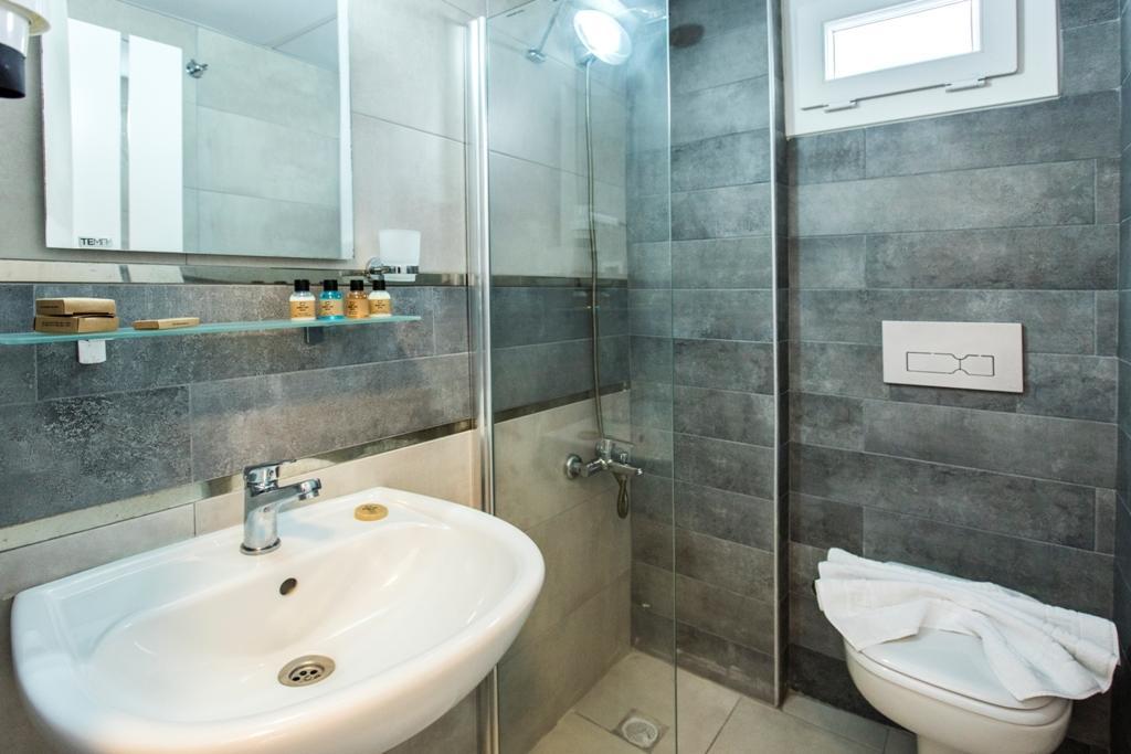 Demir Suit Hotel Кушадасъ Екстериор снимка
