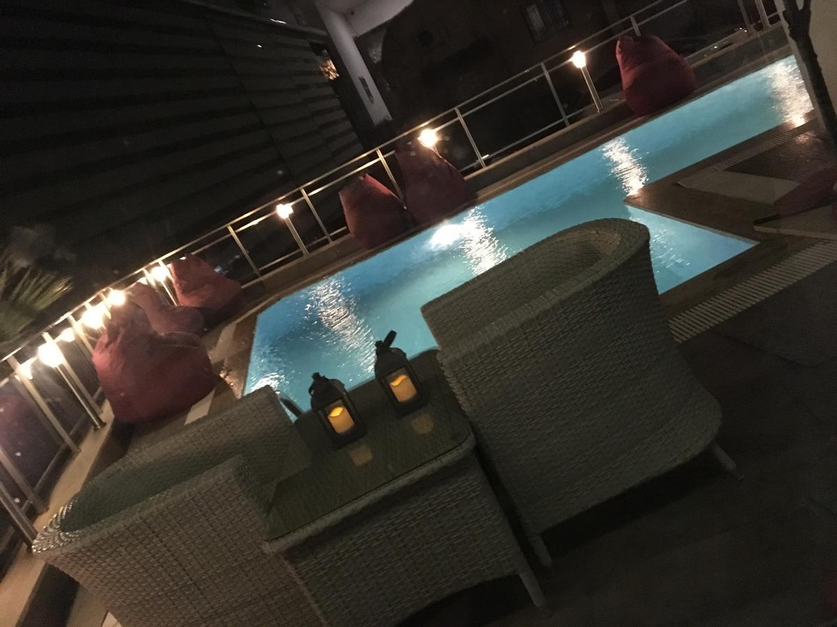 Demir Suit Hotel Кушадасъ Екстериор снимка
